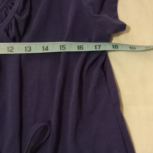 Thyme Women's Top with Very Short Sleeves - Picture 4 of 10